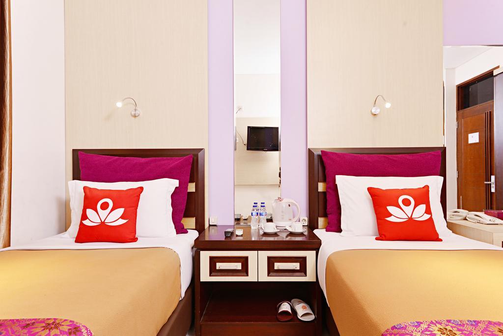 Zen Rooms Riau Natuna Bandung Esterno foto