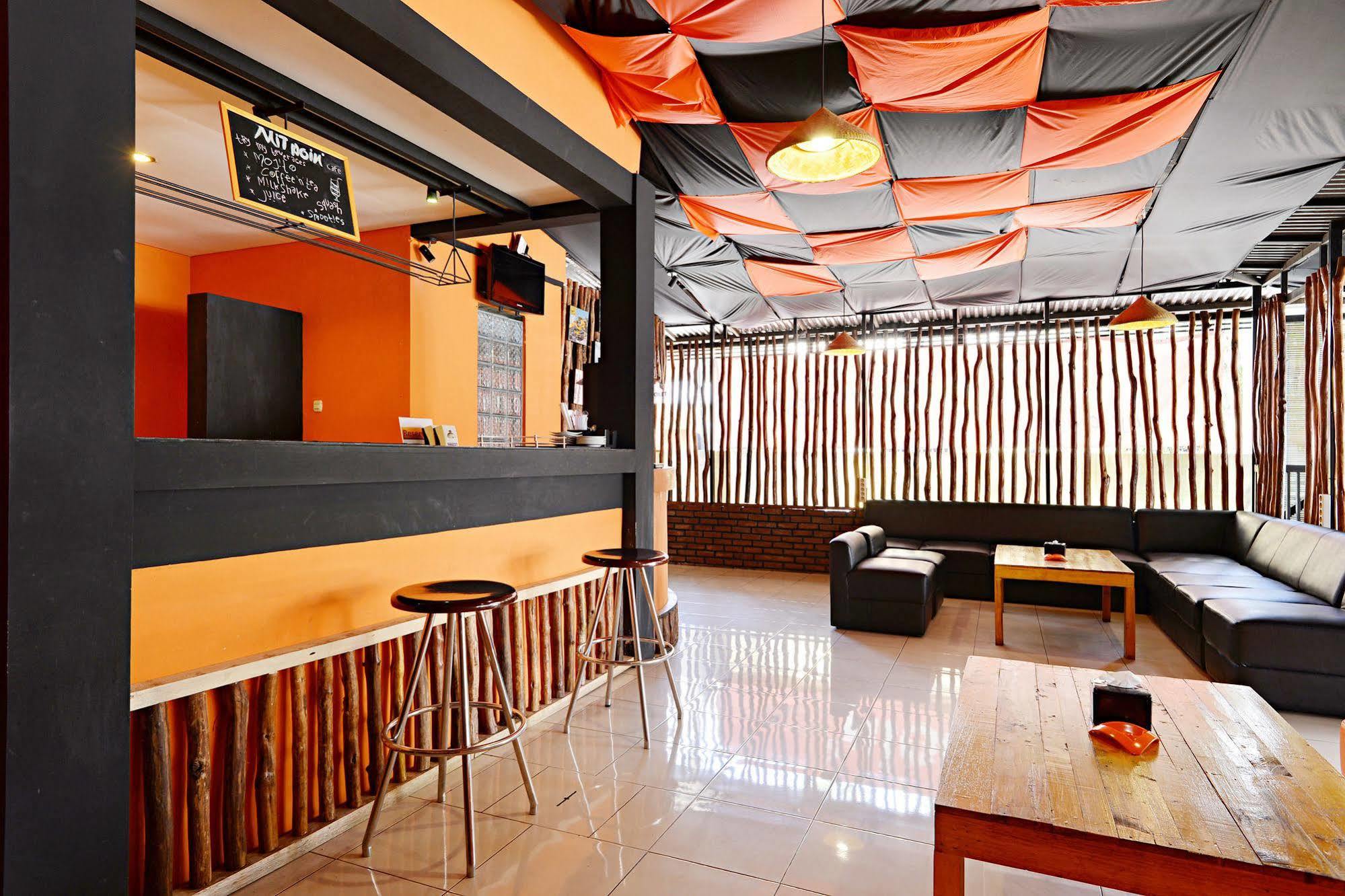 Zen Rooms Riau Natuna Bandung Esterno foto