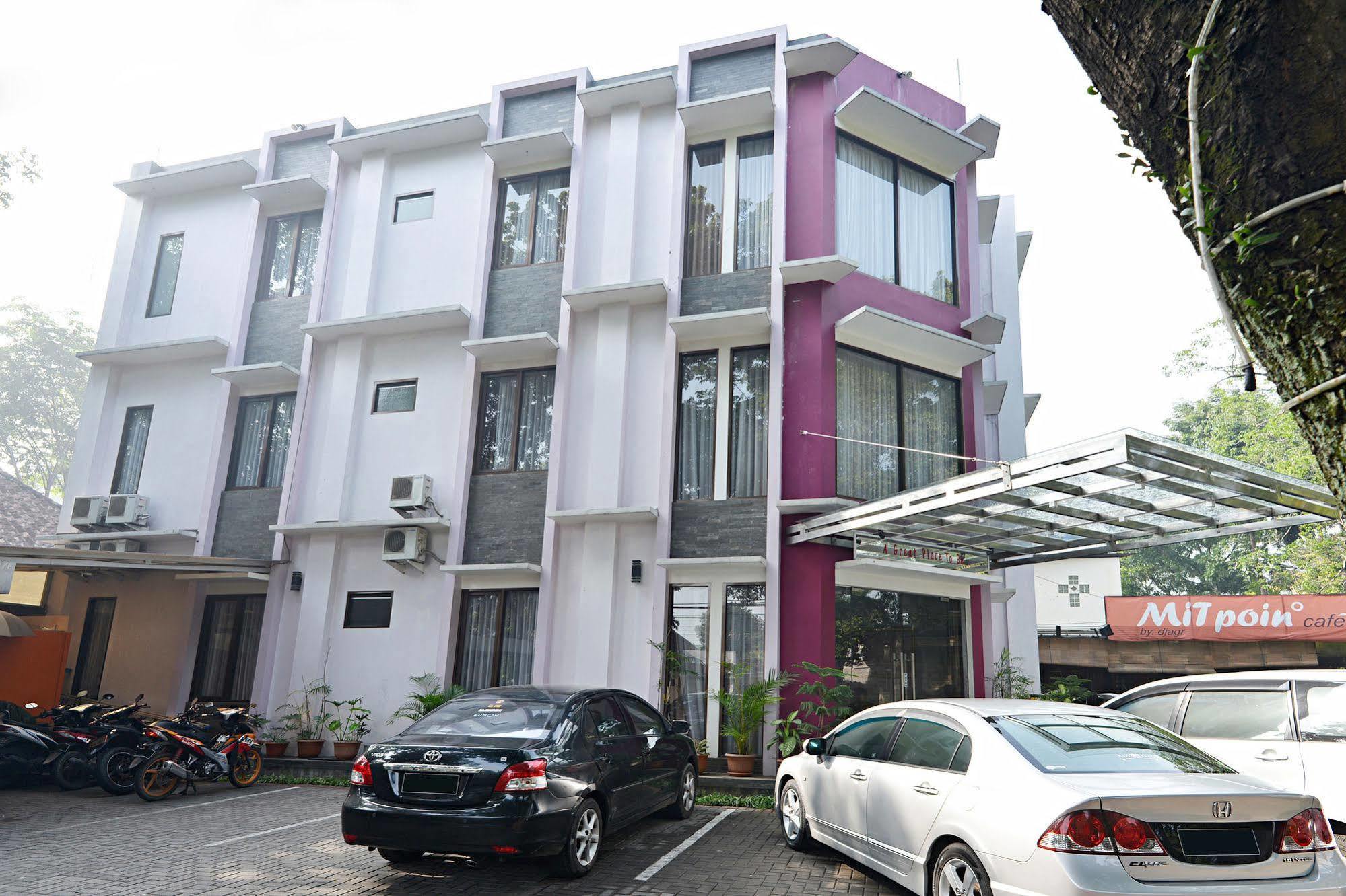 Zen Rooms Riau Natuna Bandung Esterno foto